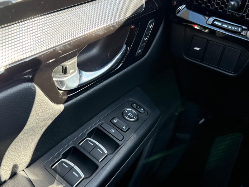 Honda CR-V Hybrid Vehicle Image 20