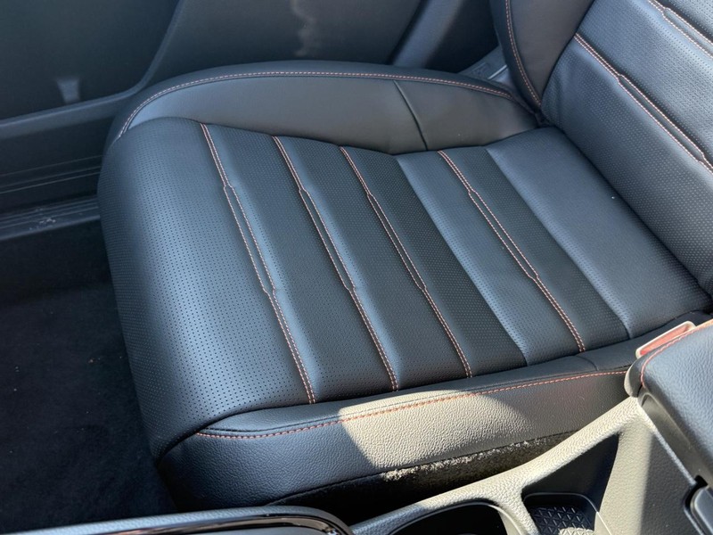 Honda CR-V Hybrid Vehicle Image 21