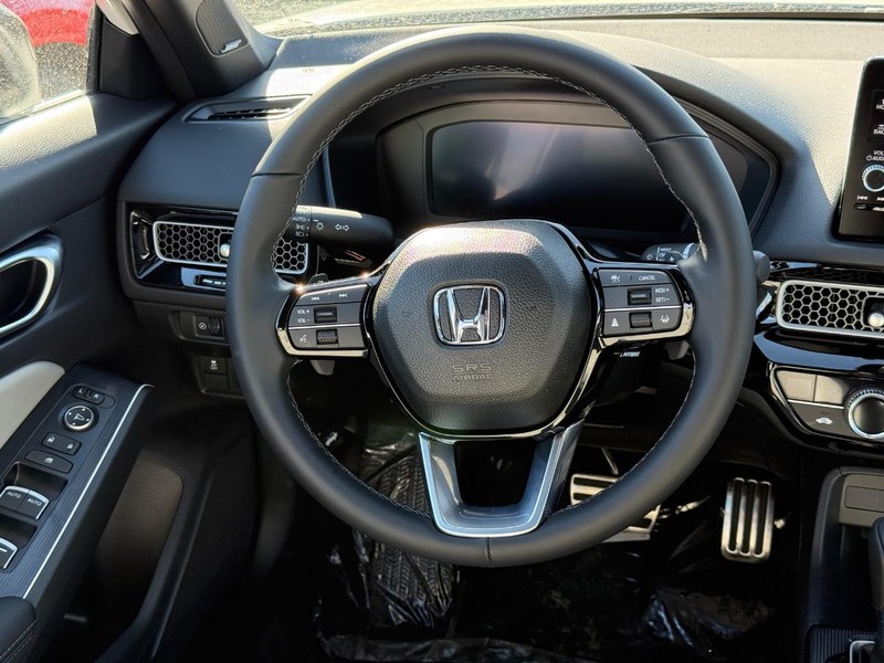 Honda Civic Hatchback Hybrid Vehicle Image 13