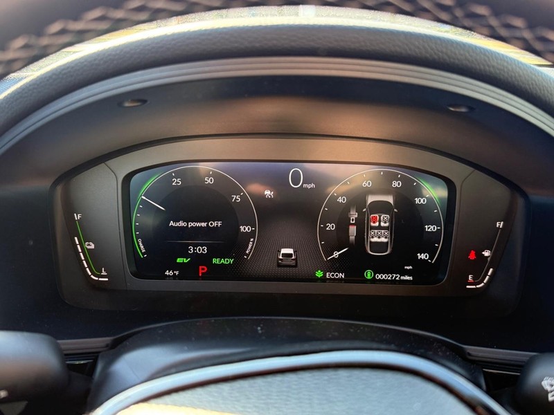 Honda Civic Hatchback Hybrid Vehicle Image 18