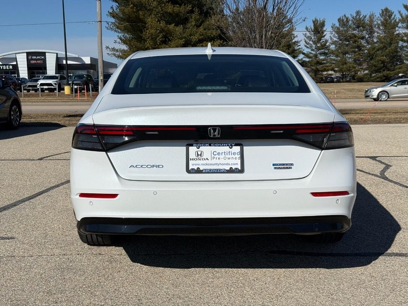 Honda Accord Hybrid Vehicle Full-screen Gallery Image 04