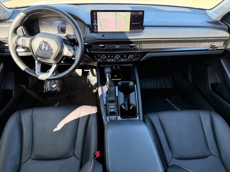 Honda Accord Hybrid Vehicle Full-screen Gallery Image 10