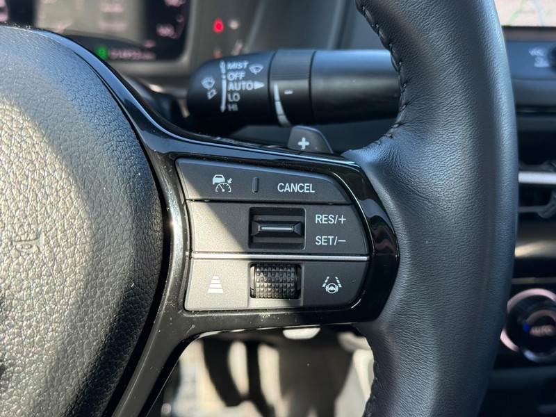 Honda Accord Hybrid Vehicle Full-screen Gallery Image 17