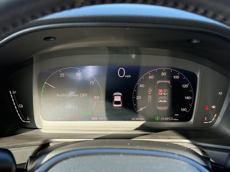 Honda Accord Hybrid Vehicle Full-screen Gallery Image 18