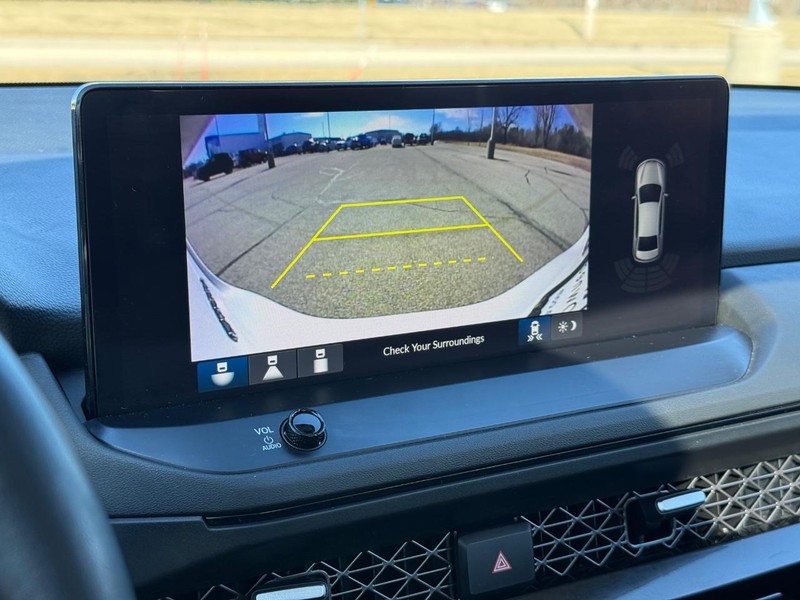 Honda Accord Hybrid Vehicle Full-screen Gallery Image 19