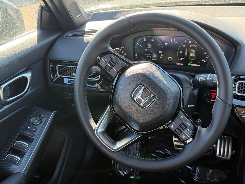 Honda Civic Hatchback Hybrid Vehicle Image 12