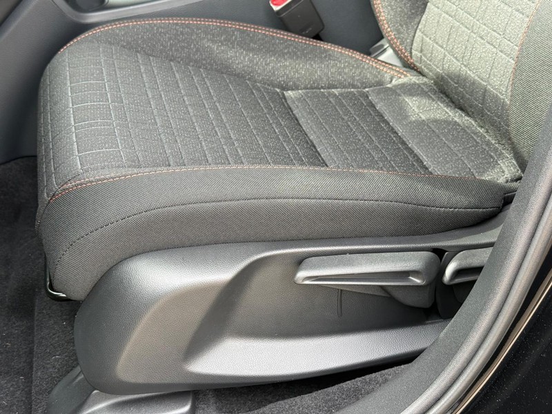 Honda HR-V Vehicle Image 17