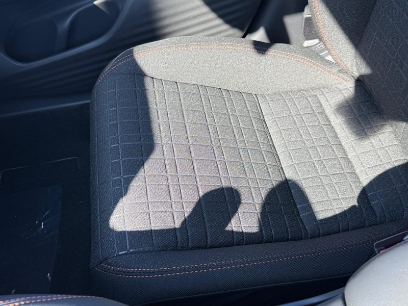 Honda HR-V Vehicle Image 21