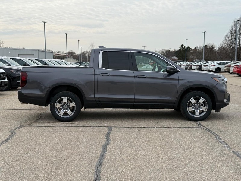 Honda Ridgeline Vehicle Image 2