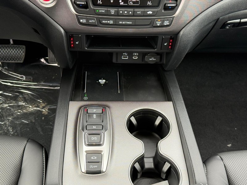 Honda Ridgeline Vehicle Image 12