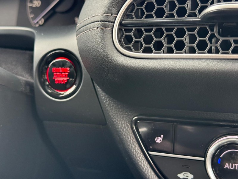 Honda HR-V Vehicle Image 14