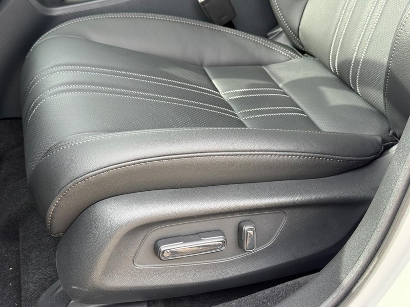 Honda HR-V Vehicle Image 18