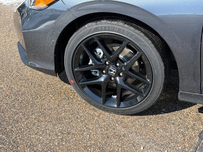 Honda Civic Sedan Hybrid Vehicle Image 6