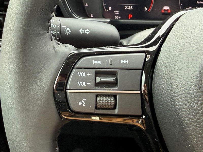 Honda CR-V Vehicle Image 15