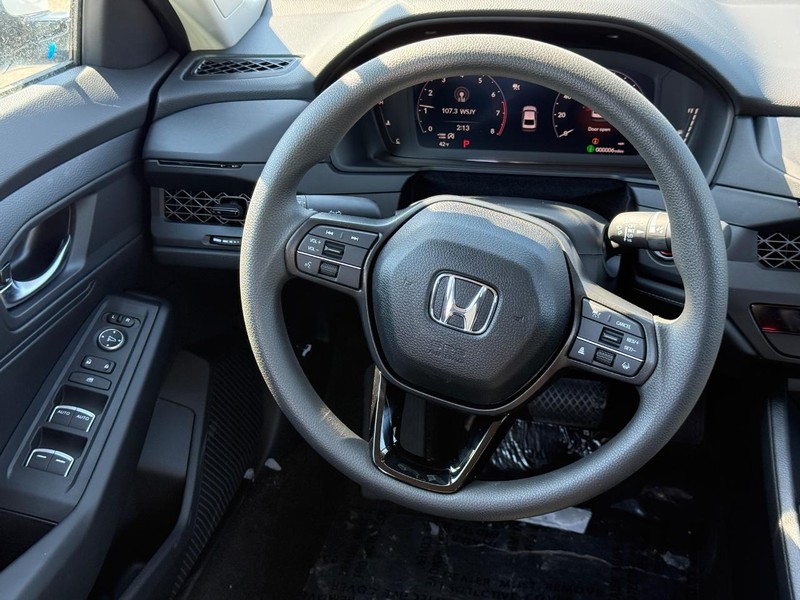 Honda Accord Sedan Vehicle Image 13