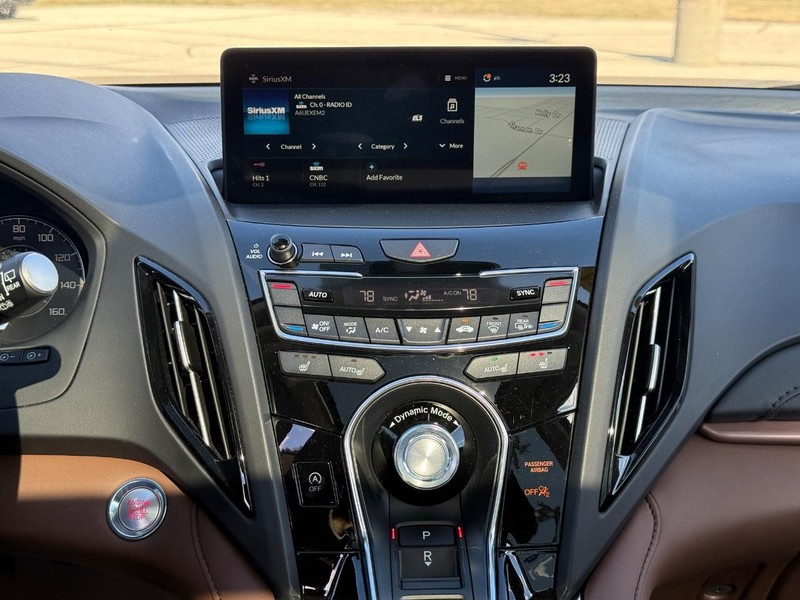 Acura RDX Vehicle Full-screen Gallery Image 11