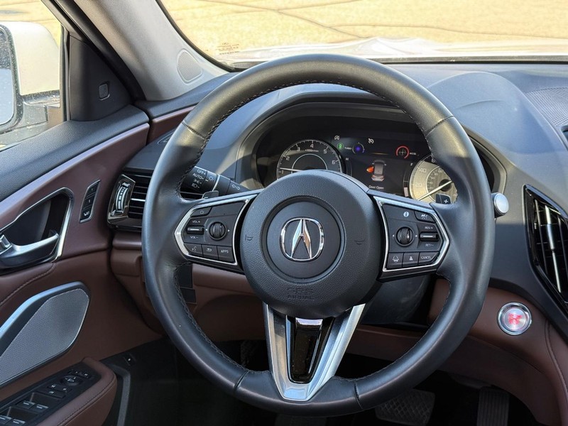 Acura RDX Vehicle Full-screen Gallery Image 13