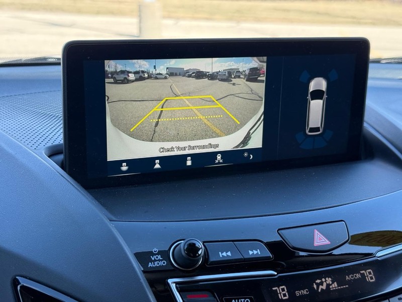 Acura RDX Vehicle Full-screen Gallery Image 18