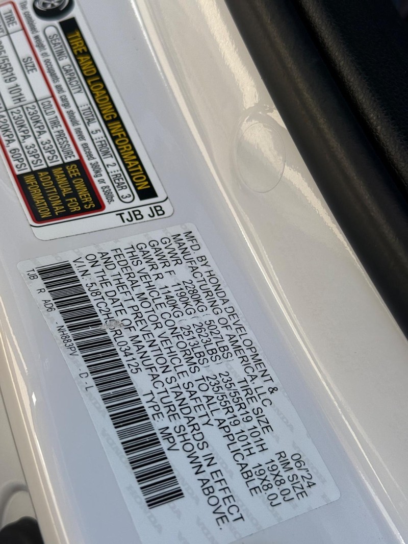 Acura RDX Vehicle Full-screen Gallery Image 22