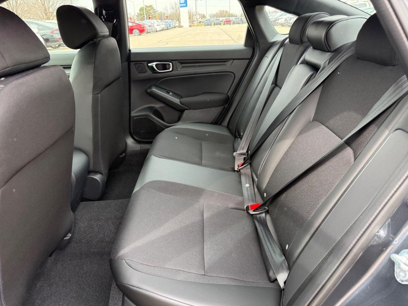 Honda Civic Sedan Vehicle Image 9