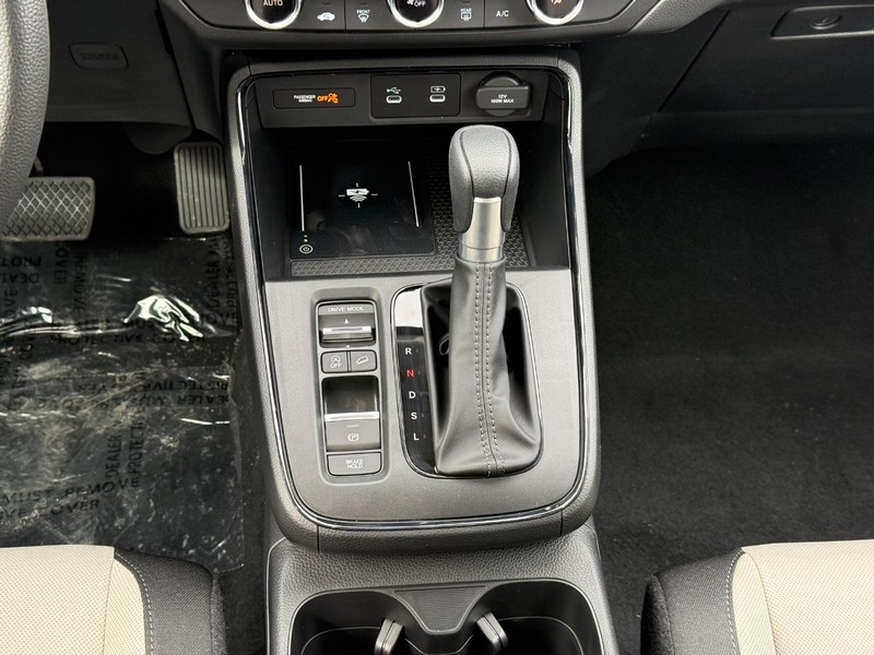 Honda CR-V Vehicle Image 12