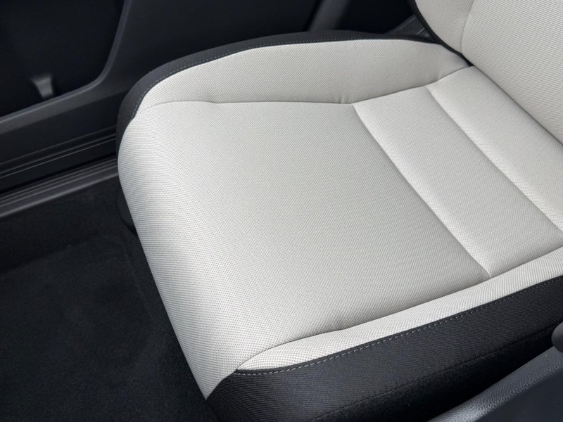 Honda CR-V Vehicle Image 21