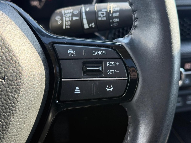 Honda CR-V Vehicle Full-screen Gallery Image 16