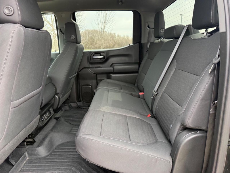 Chevrolet Silverado 1500 Vehicle Full-screen Gallery Image 09