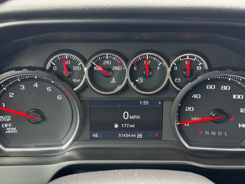 Chevrolet Silverado 1500 Vehicle Full-screen Gallery Image 17