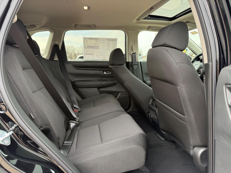 Honda CR-V Vehicle Image 5