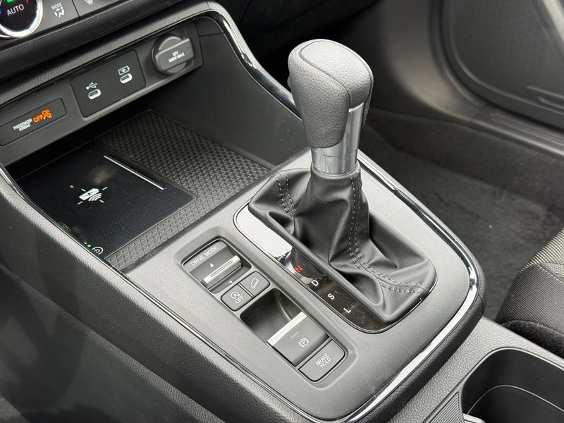 Honda CR-V Vehicle Image 15