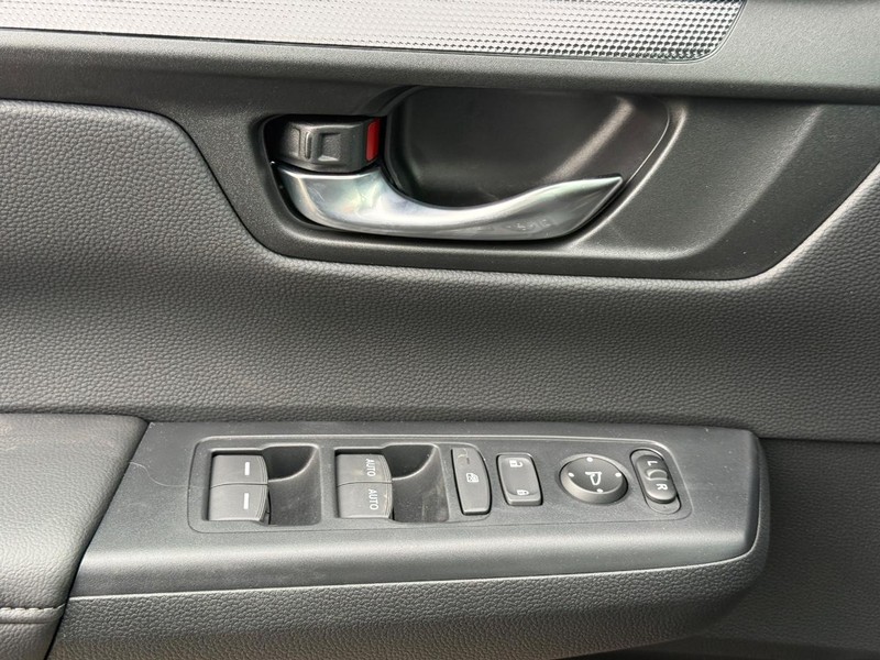 Honda CR-V Vehicle Image 17