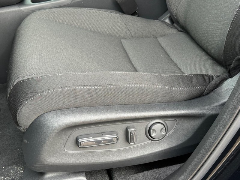 Honda CR-V Vehicle Image 18