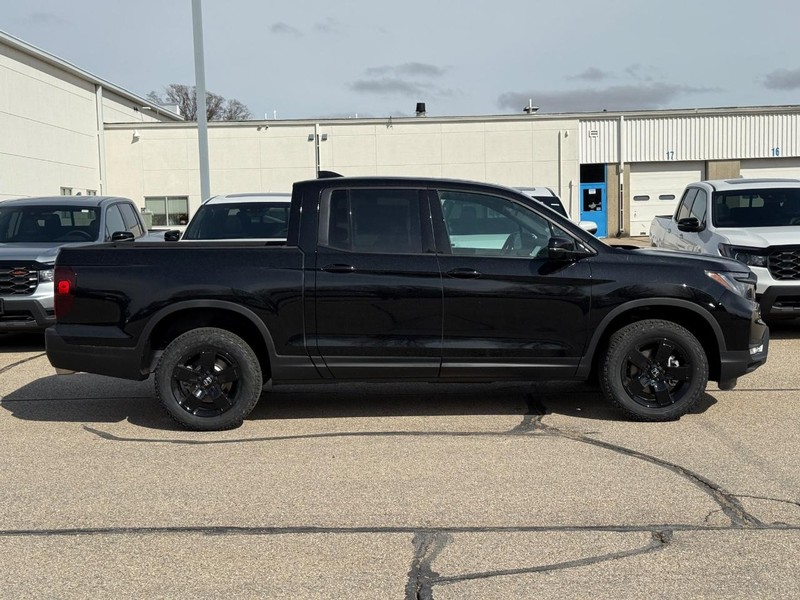Honda Ridgeline Vehicle Image 2