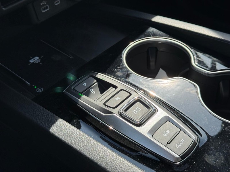 Honda Ridgeline Vehicle Image 16