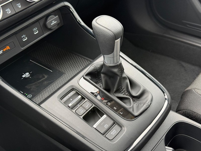 Honda CR-V Vehicle Image 15