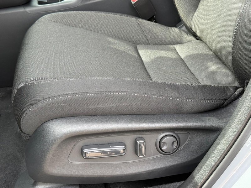 Honda CR-V Vehicle Image 18