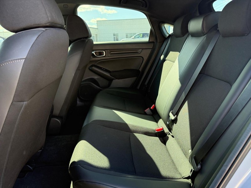 Honda Civic Hatchback Vehicle Image 9