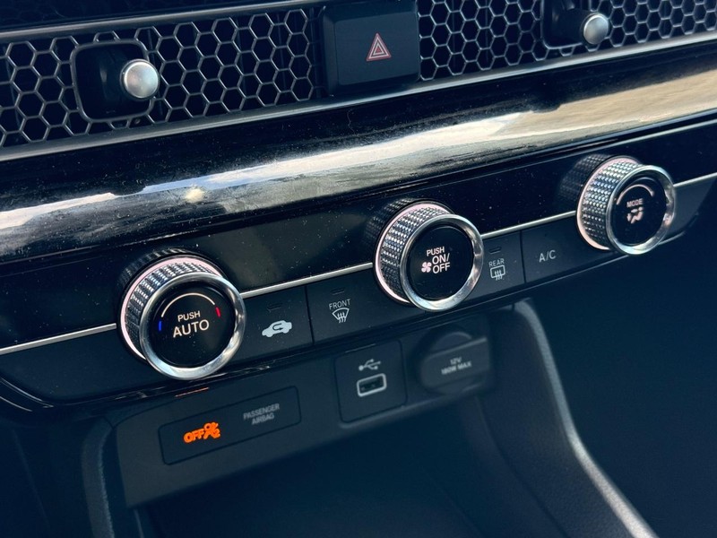 Honda Civic Hatchback Vehicle Image 19