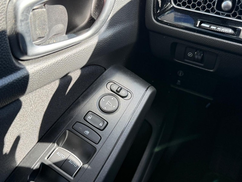 Honda Civic Hatchback Vehicle Image 20