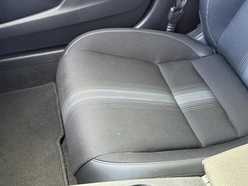 Honda Civic Hatchback Vehicle Image 21