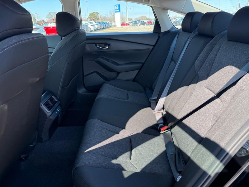 Honda Accord Sedan Vehicle Image 8
