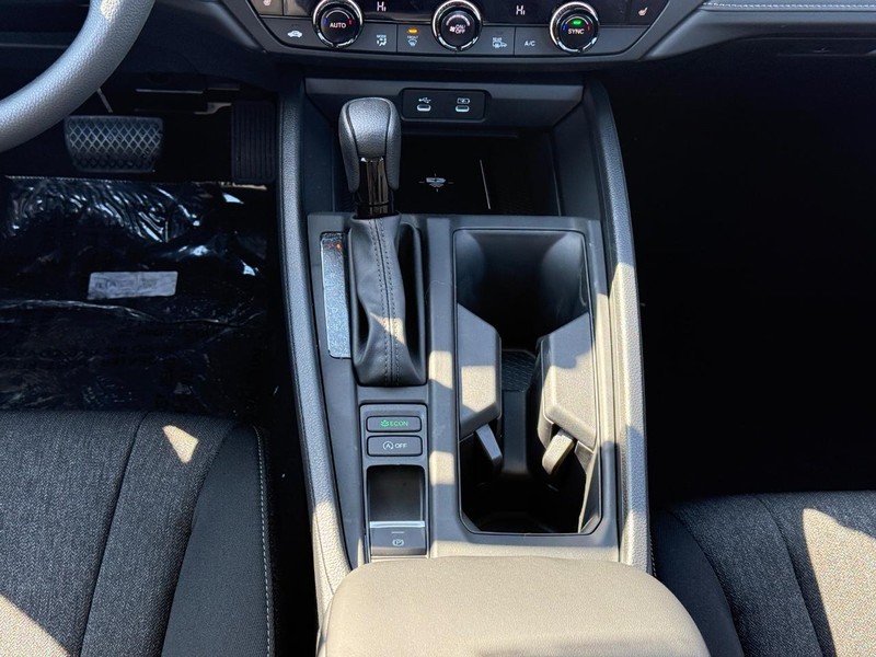 Honda Accord Sedan Vehicle Image 11