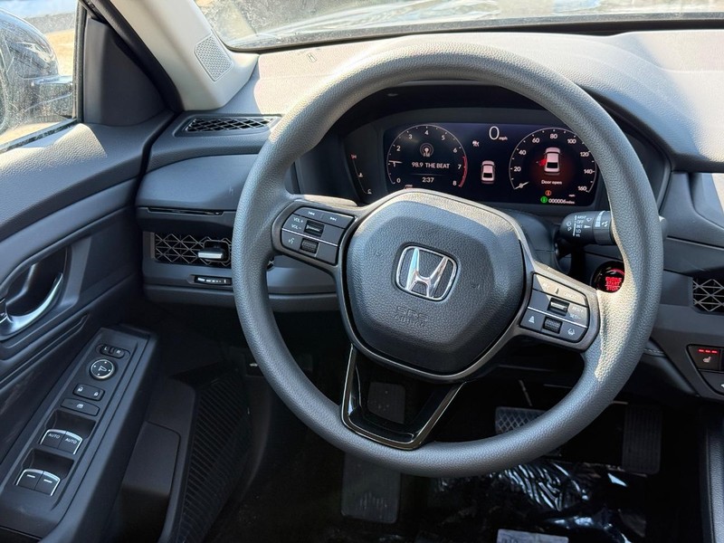 Honda Accord Sedan Vehicle Image 12
