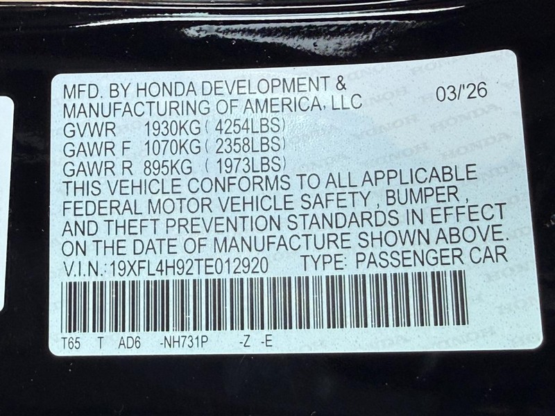 Honda Civic Hatchback Hybrid Vehicle Image 20