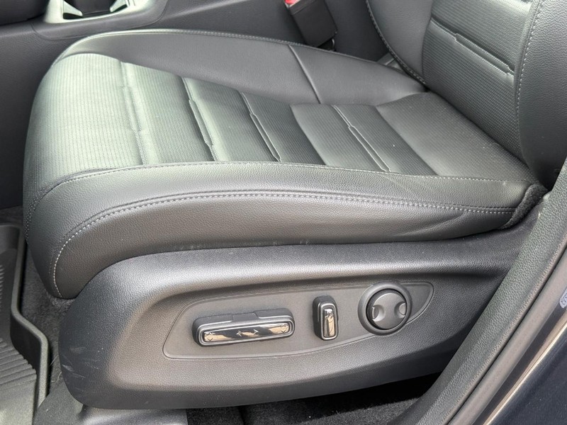 Honda CR-V Vehicle Full-screen Gallery Image 24