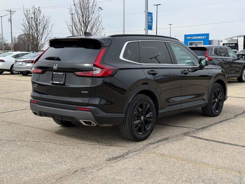Honda CR-V Hybrid Vehicle Image 3