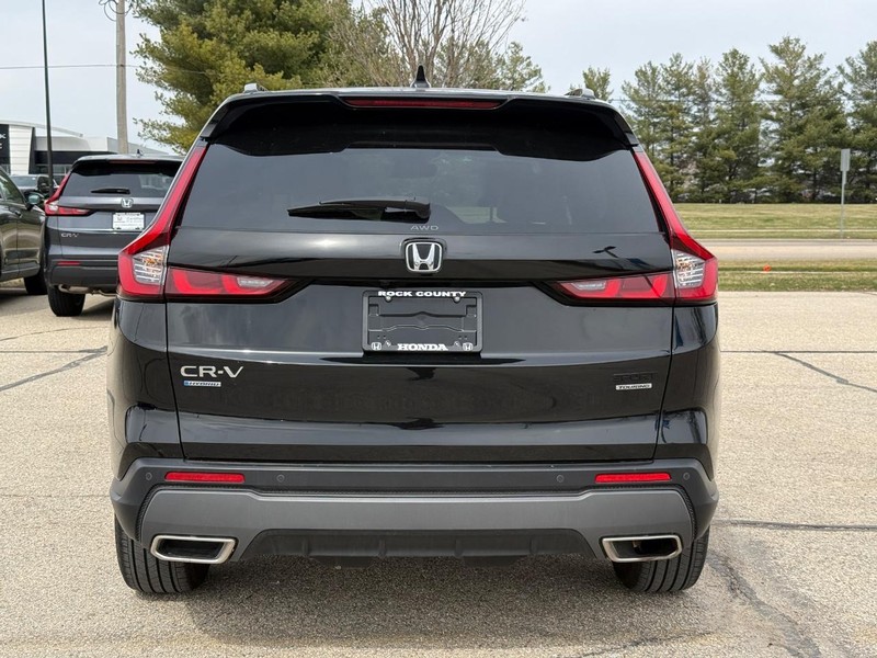 Honda CR-V Hybrid Vehicle Image 4