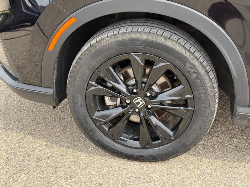 Honda CR-V Hybrid Vehicle Image 6