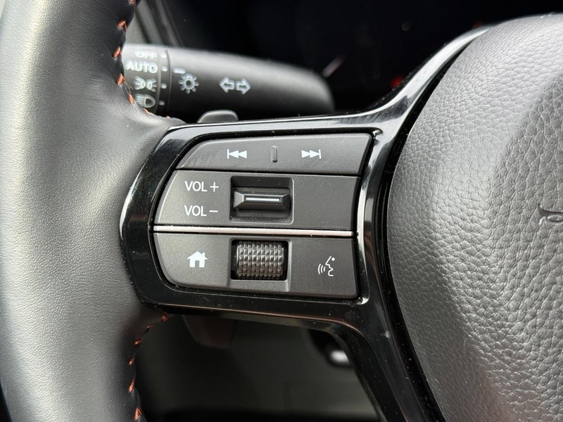 Honda CR-V Hybrid Vehicle Image 15